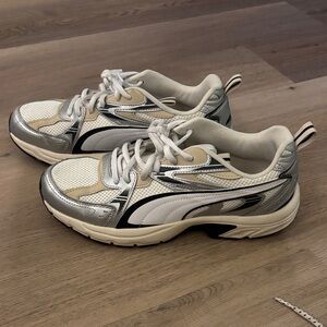 Puma Women's Metallic Silver and Cream Sneakers